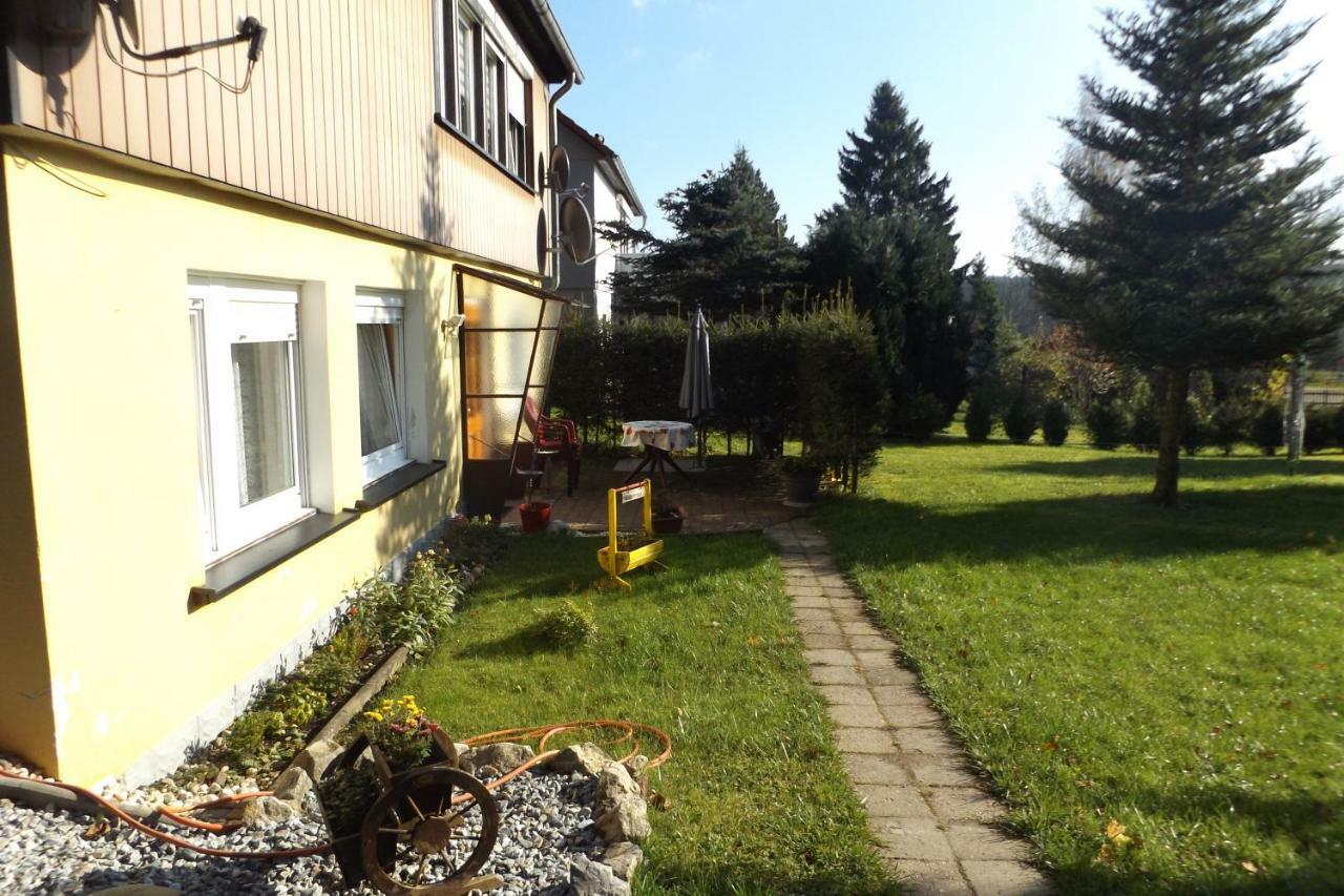 Apartamento Haus Am Waldesrand Tanne Exterior foto